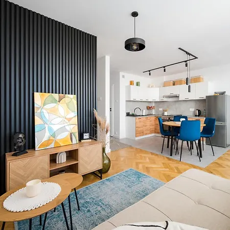 Apartamento Krasinski Garden Skyline By Bookinghost *
